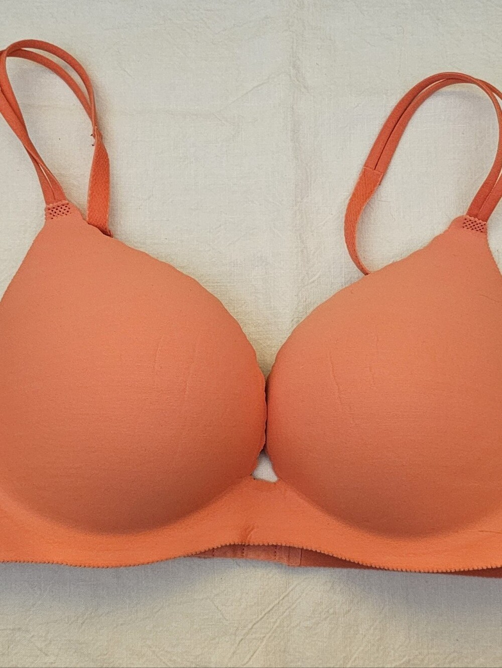 Victoria's Secret Smooth Contour Push-up Bra. Size 34B.